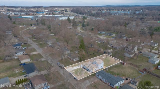 6351 Beth, Green Oak Township, MI 48116