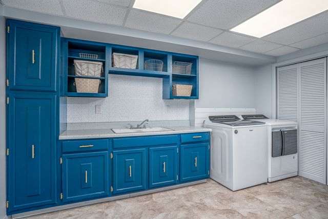 5302 32nd Avenue, Moline, IL 61265