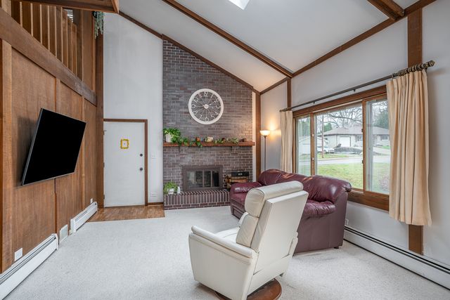 5302 32nd Avenue, Moline, IL 61265