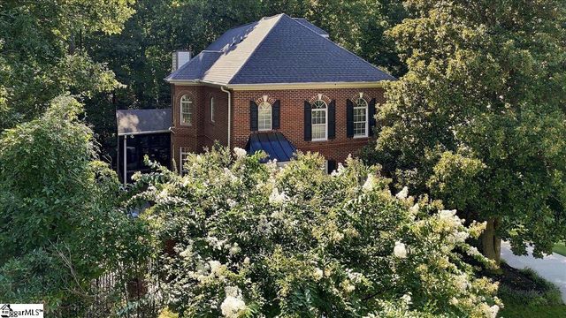 309 Chancellors Park Court, Simpsonville, SC 29681