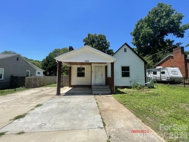 1212 Meadow Lane Lane, Charlotte, NC 28205