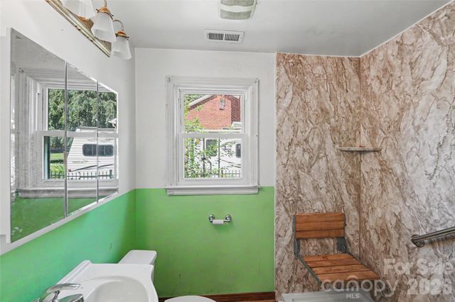 1212 Meadow Lane Lane, Charlotte, NC 28205