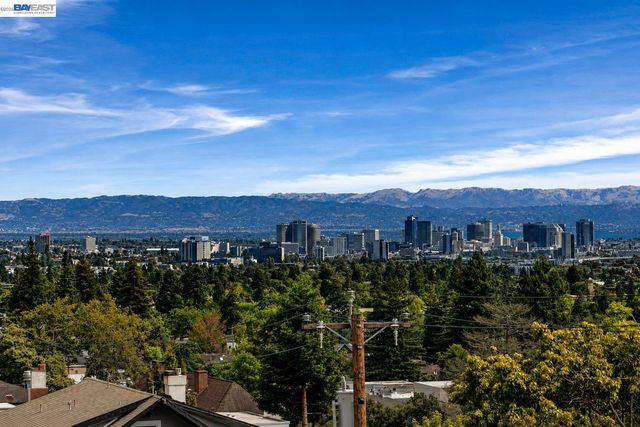 2 Panoramic Way 306, Berkeley, CA 94704