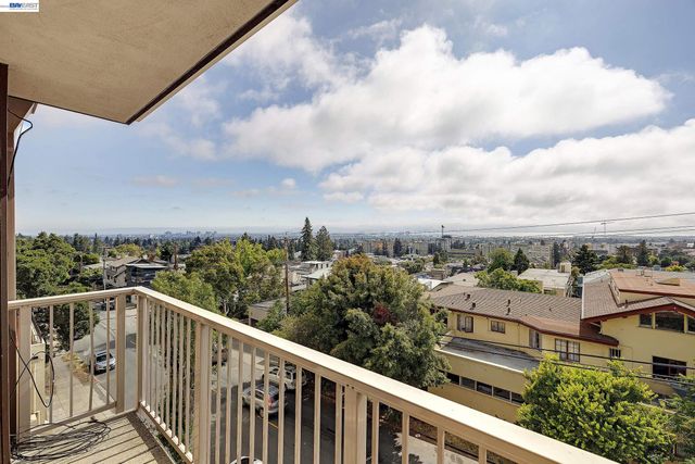 2 Panoramic Way 306, Berkeley, CA 94704