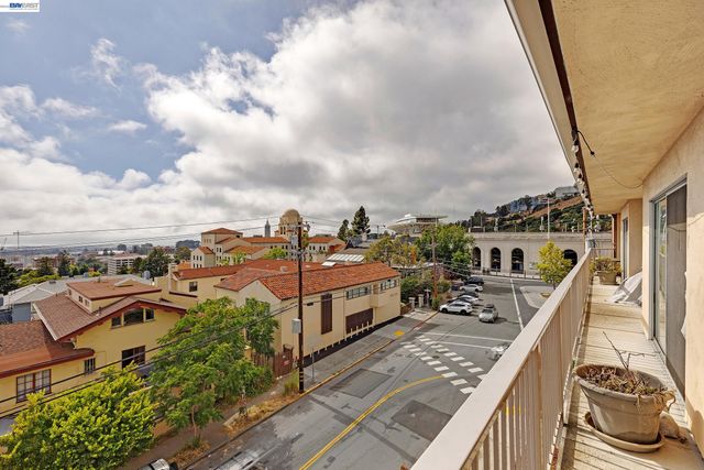 2 Panoramic Way 306, Berkeley, CA 94704