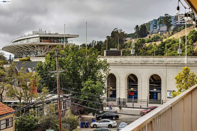 2 Panoramic Way 306, Berkeley, CA 94704