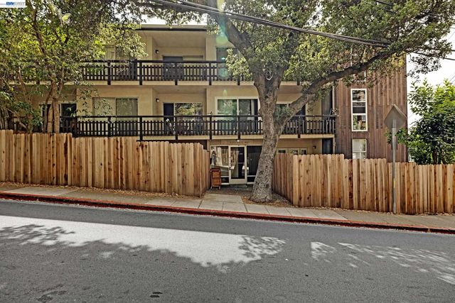 2 Panoramic Way 306, Berkeley, CA 94704