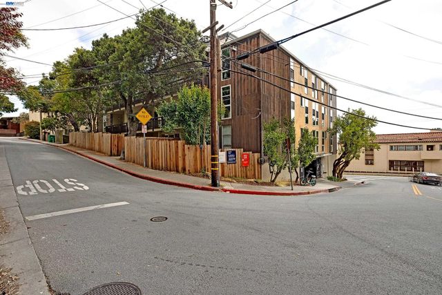 2 Panoramic Way 306, Berkeley, CA 94704