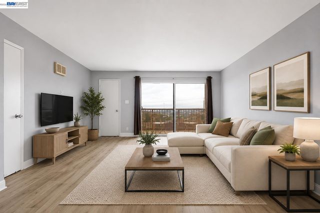 2 Panoramic Way 306, Berkeley, CA 94704