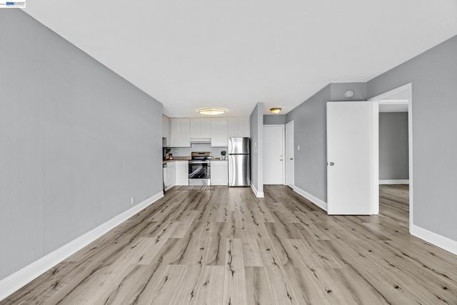 2 Panoramic Way 306, Berkeley, CA 94704
