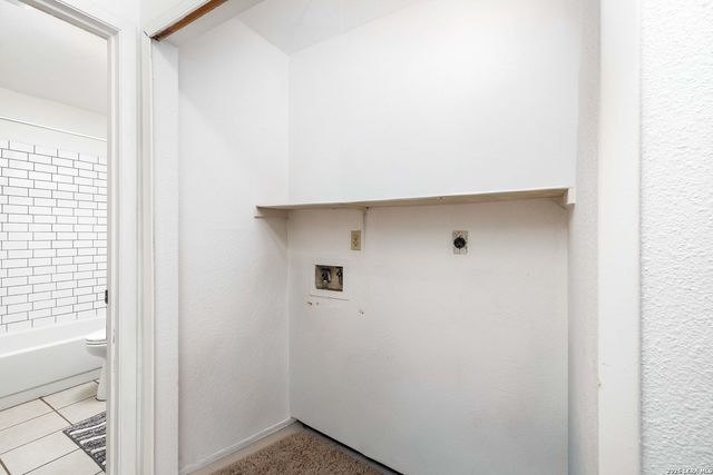 9749 Misty Ash Dr, Converse, TX 78109