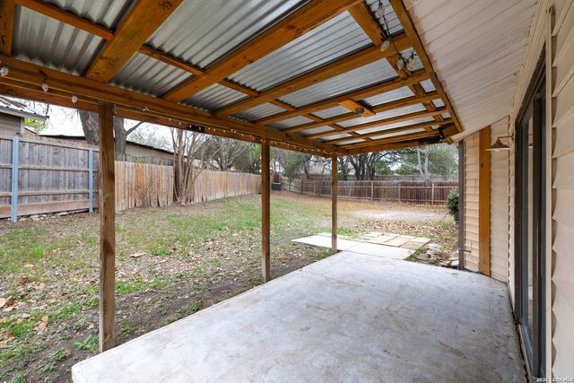 9749 Misty Ash Dr, Converse, TX 78109