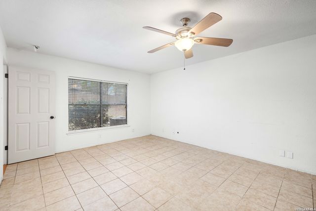 9749 Misty Ash Dr, Converse, TX 78109