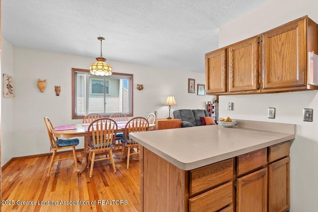 916 Westover Circle, Lansing, MI 48917