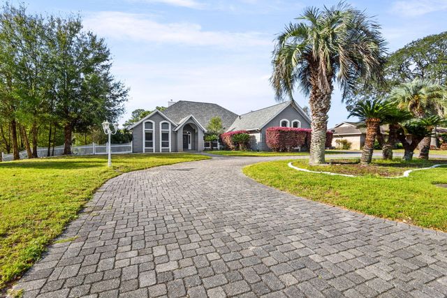 83 Lake Lorraine Circle, Shalimar, FL 32579