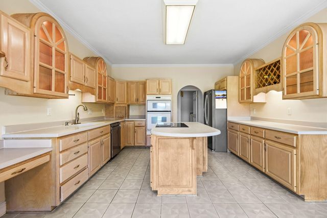 83 Lake Lorraine Circle, Shalimar, FL 32579