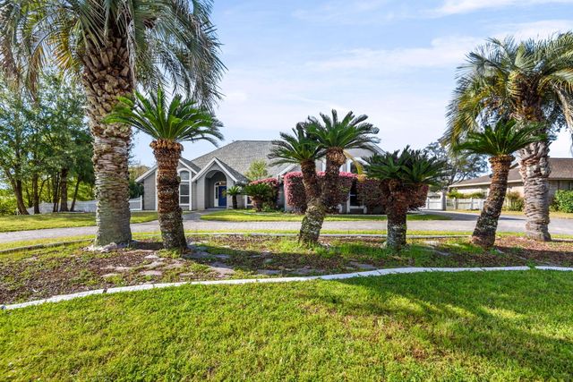 83 Lake Lorraine Circle, Shalimar, FL 32579