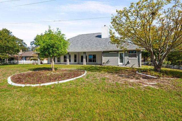 83 Lake Lorraine Circle, Shalimar, FL 32579