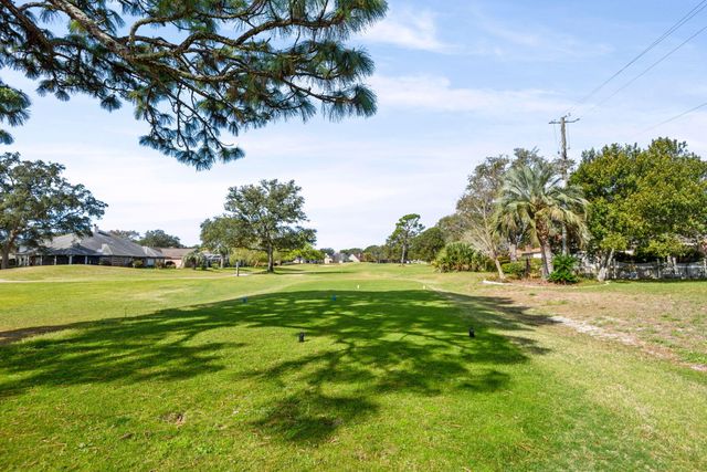 83 Lake Lorraine Circle, Shalimar, FL 32579