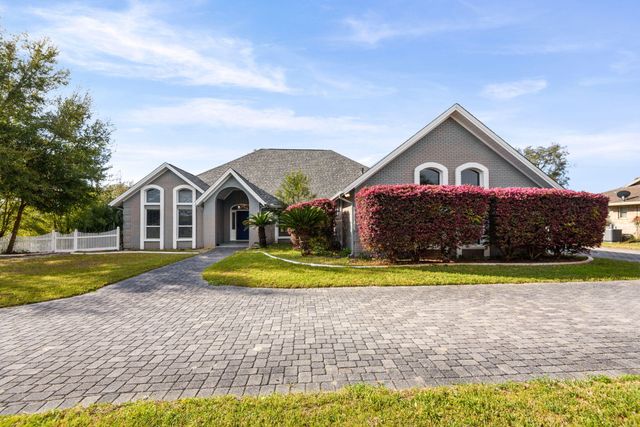 83 Lake Lorraine Circle, Shalimar, FL 32579