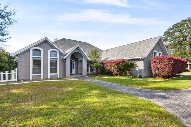 83 Lake Lorraine Circle, Shalimar, FL 32579