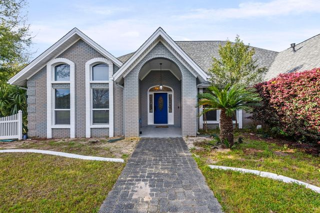 83 Lake Lorraine Circle, Shalimar, FL 32579