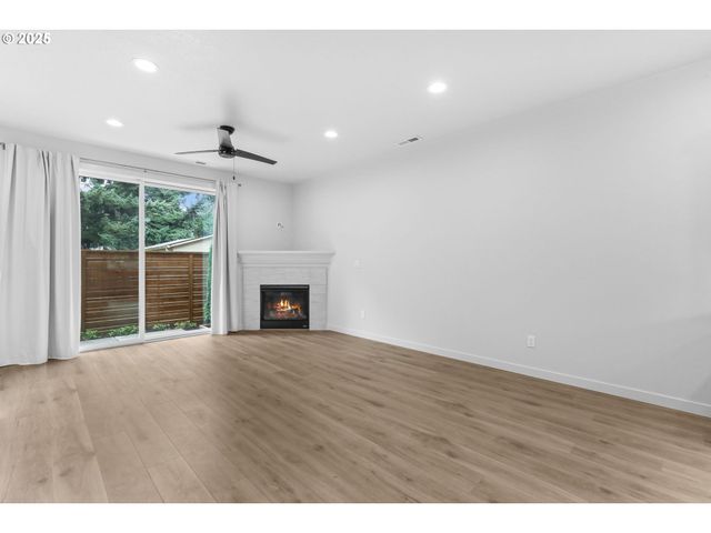 475 Ne ELLIOTT Ave, Gresham, OR 97030