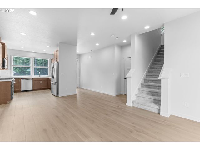 475 Ne ELLIOTT Ave, Gresham, OR 97030