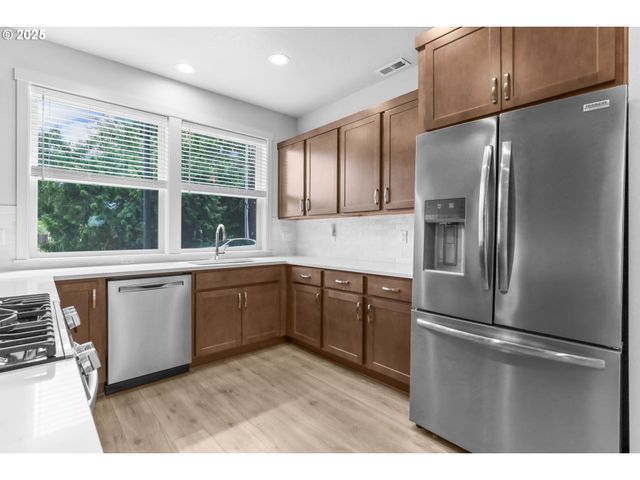 475 Ne ELLIOTT Ave, Gresham, OR 97030