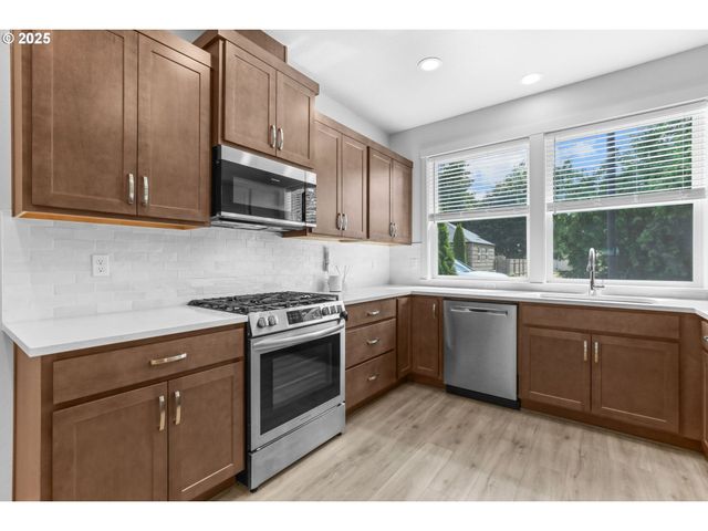 475 Ne ELLIOTT Ave, Gresham, OR 97030