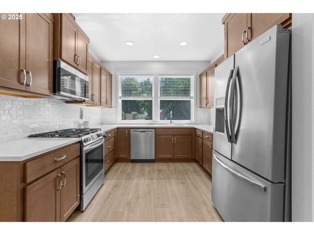 475 Ne ELLIOTT Ave, Gresham, OR 97030