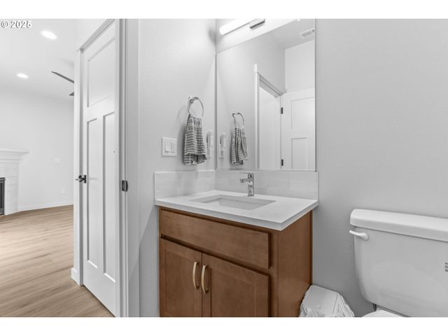 475 Ne ELLIOTT Ave, Gresham, OR 97030