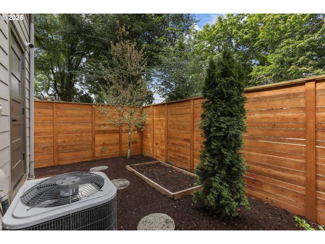 475 Ne ELLIOTT Ave, Gresham, OR 97030