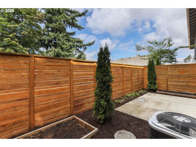 475 Ne ELLIOTT Ave, Gresham, OR 97030