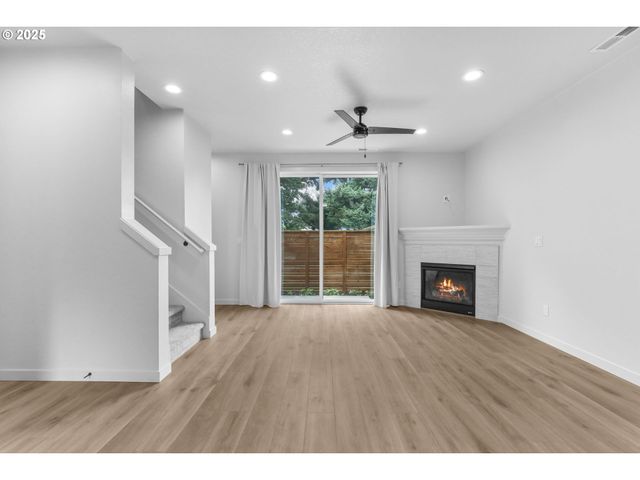 475 Ne ELLIOTT Ave, Gresham, OR 97030