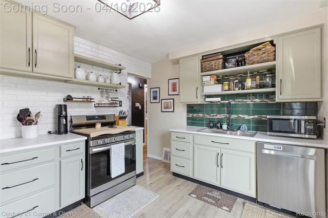 1510 Jewell Street, Ferndale, MI 48220