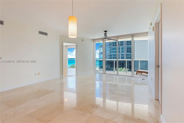 17201 Collins Ave+den 803 803, Sunny Isles Beach, FL 33160