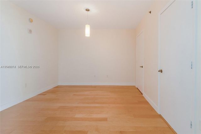 17201 Collins Ave+den 803 803, Sunny Isles Beach, FL 33160