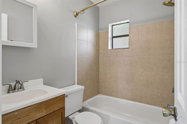 1220 MORIN STREET B, Eustis, FL 32726