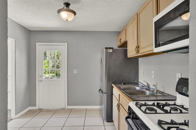 1220 MORIN STREET B, Eustis, FL 32726