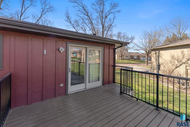 5904 W 35th St Street, Sioux Falls, SD 57106
