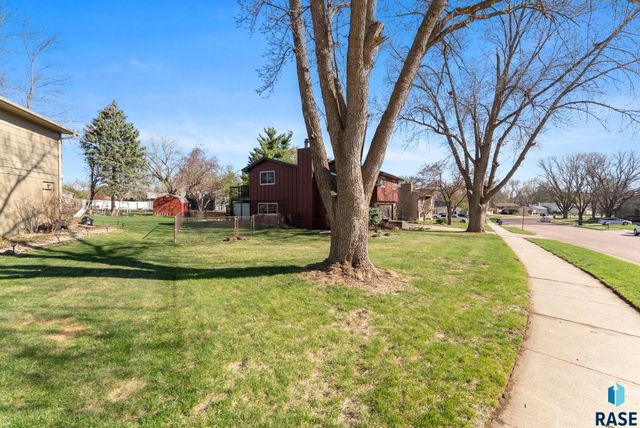 5904 W 35th St Street, Sioux Falls, SD 57106