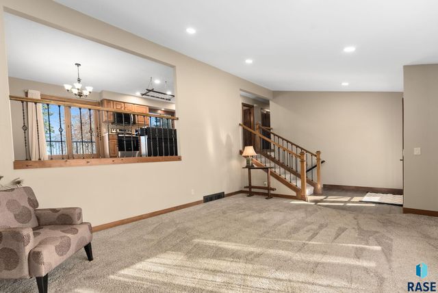 5904 W 35th St Street, Sioux Falls, SD 57106