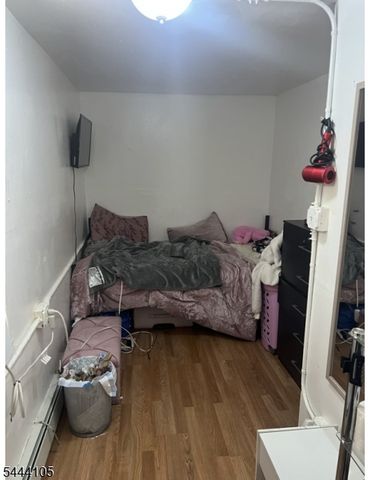 124 South St, Passaic City, NJ 07055
