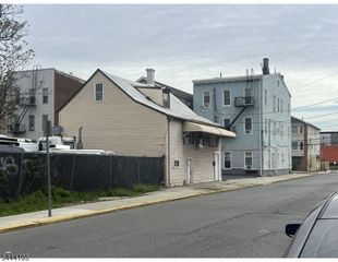 124 South St, Passaic City, NJ 07055