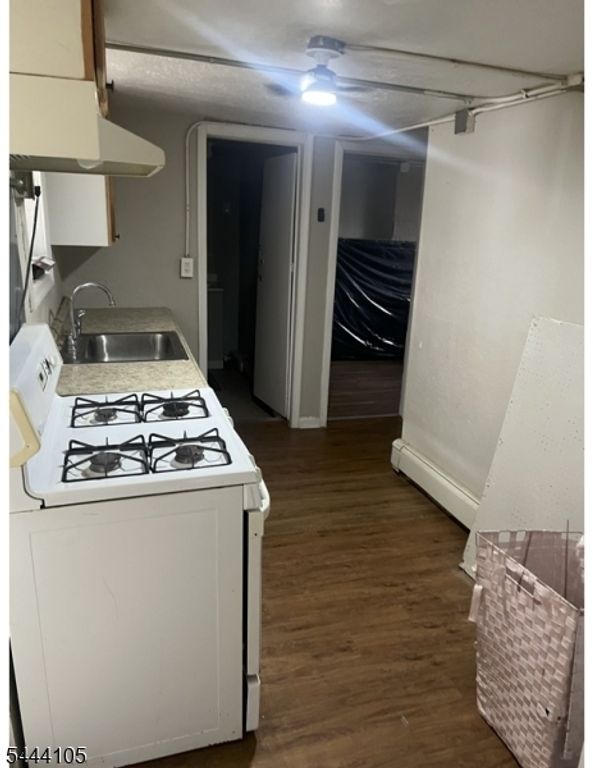 124 South St, Passaic City, NJ 07055 — photo 2