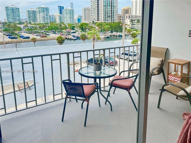 500 Bayview Dr 325, Sunny Isles Beach, FL 33160