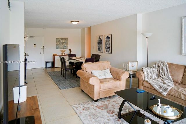 500 Bayview Dr 325, Sunny Isles Beach, FL 33160