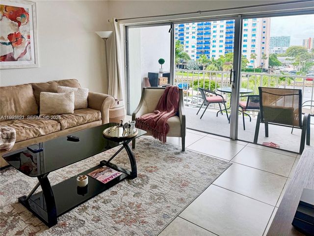 500 Bayview Dr 325, Sunny Isles Beach, FL 33160