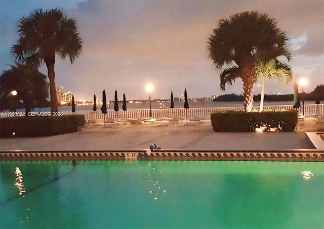 500 Bayview Dr 325, Sunny Isles Beach, FL 33160